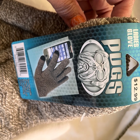 NWT PUGS Ladies’ Glove with touchscreen technology - Picture 3 of 4